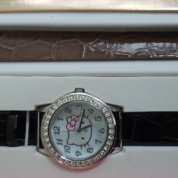 Hello Kitty watch set never used in box set 7 interchangeable straps Gift Set - Picture 2 of 10